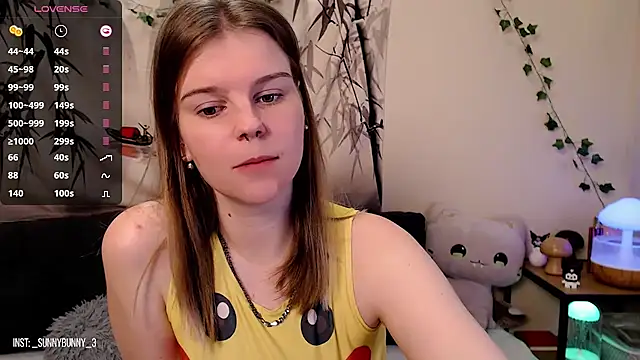 Snapshot of Moona_xx chatting on 03-16-25, 08:21 Moona xx online show from 03-16-25, 08:21