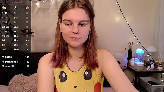 Snapshot of Moona_xx chatting on 01-07-25, 11:45 Moona xx online show from 01-07-25, 11:45