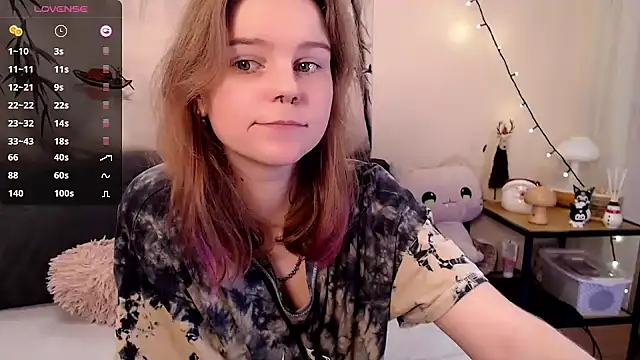 Snapshot of Moona_xx chatting on 01-11-25, 10:07 Moona xx online show from 01-11-25, 10:07
