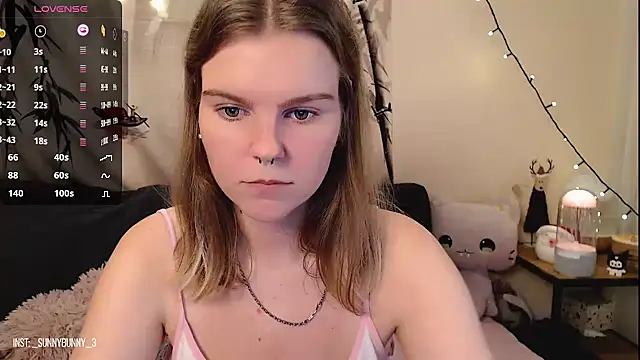 Snapshot of Moona_xx chatting on 12-21-24, 09:15 Moona xx online show from 12-21-24, 09:15