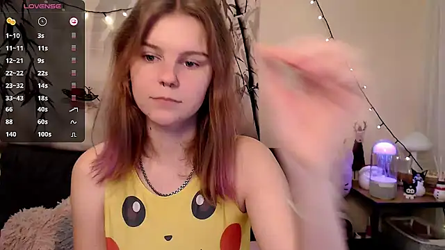 Snapshot of Moona_xx chatting on 01-07-25, 08:42 Moona xx online show from 01-07-25, 08:42