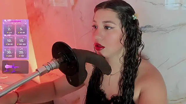 Snapshot of hade_cute chatting on 11-14-25, 04:54 hade cute online show from 11-14-25, 04:54