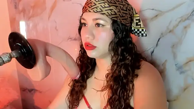 Snapshot of hade_cute chatting on 05-26-26, 02:26 hade cute online show from 05-26-26, 02:26
