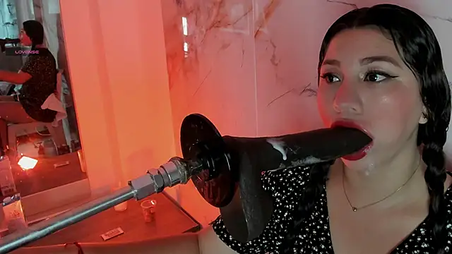 Snapshot of hade_cute chatting on 11-12-25, 01:37 hade cute online show from 11-12-25, 01:37