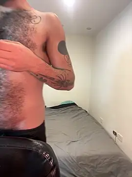 Snapshot of Drogamma chatting on 10-18-25, 02:24 Drogamma online show from 10-18-25, 02:24