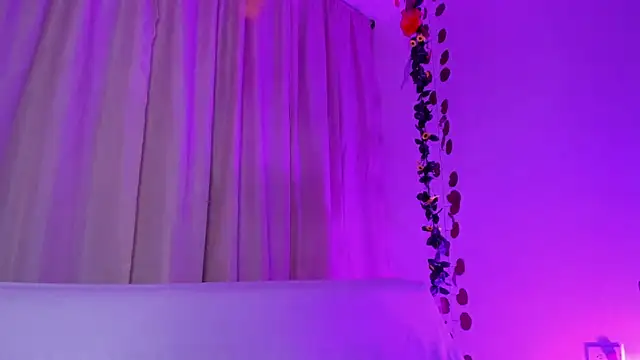 Little michell online show from 09-30-25, 01:22