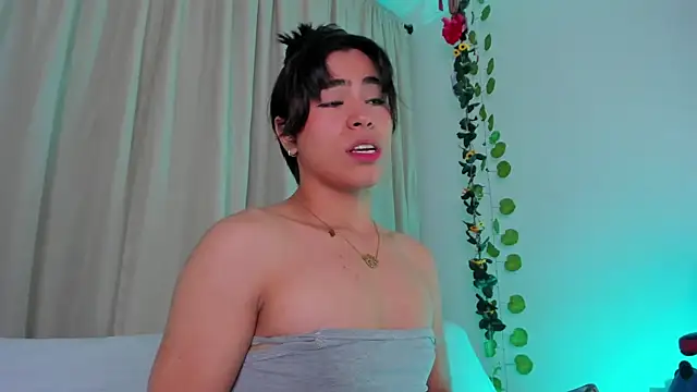 Little michell online show from 12-05-25, 02:21