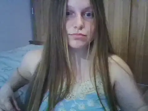 Snapshot of Evasapples chatting on 02-27-25, 07:37 Evasapples online show from 02-27-25, 07:37