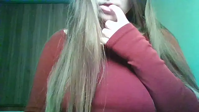 Snapshot of Evasapples chatting on 04-18-26, 08:20 Evasapples online show from 04-18-26, 08:20