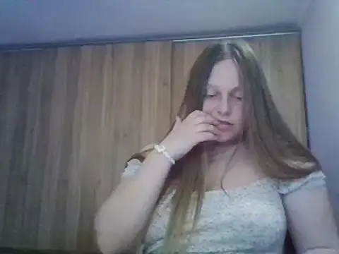 Snapshot of Evasapples chatting on 02-28-25, 04:53 Evasapples online show from 02-28-25, 04:53
