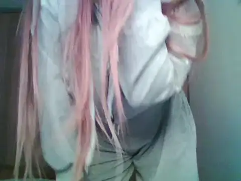 Snapshot of Evasapples chatting on 09-22-25, 04:24 Evasapples online show from 09-22-25, 04:24