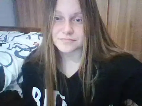 Snapshot of Evasapples chatting on 02-24-25, 09:30 Evasapples online show from 02-24-25, 09:30