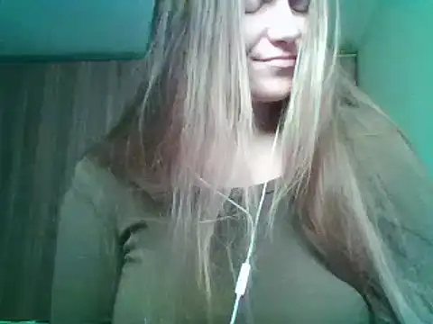 Snapshot of Evasapples chatting on 10-04-25, 09:16 Evasapples online show from 10-04-25, 09:16