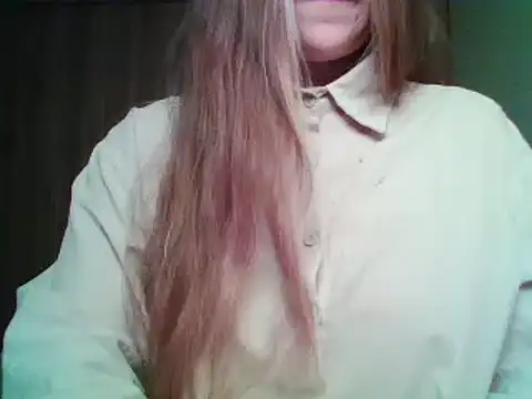 Snapshot of Evasapples chatting on 10-07-25, 10:11 Evasapples online show from 10-07-25, 10:11