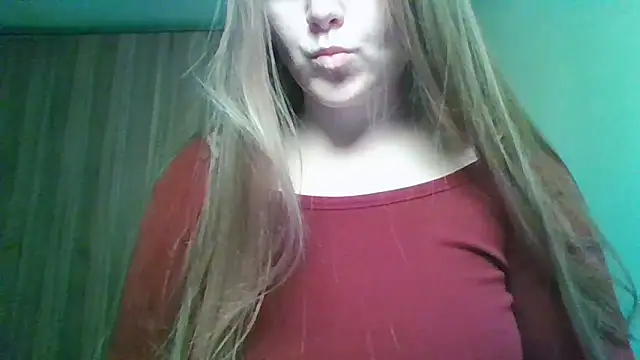 Snapshot of Evasapples chatting on 05-08-26, 03:16 Evasapples online show from 05-08-26, 03:16