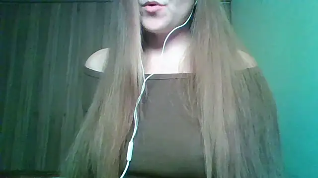 Snapshot of Evasapples chatting on 04-30-26, 08:57 Evasapples online show from 04-30-26, 08:57