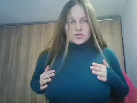 Snapshot of Evasapples chatting on 03-02-25, 03:41 Evasapples online show from 03-02-25, 03:41