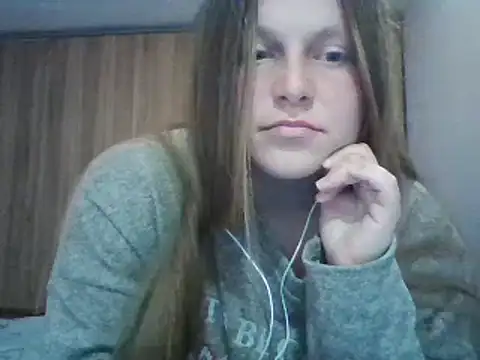 Snapshot of Evasapples chatting on 03-21-25, 04:51 Evasapples online show from 03-21-25, 04:51
