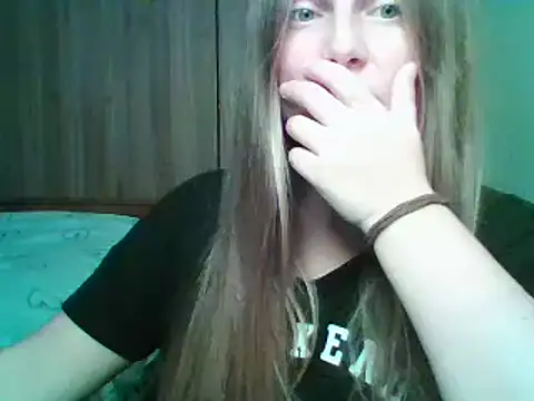 Evasapples online show from 10-27-25, 10:22