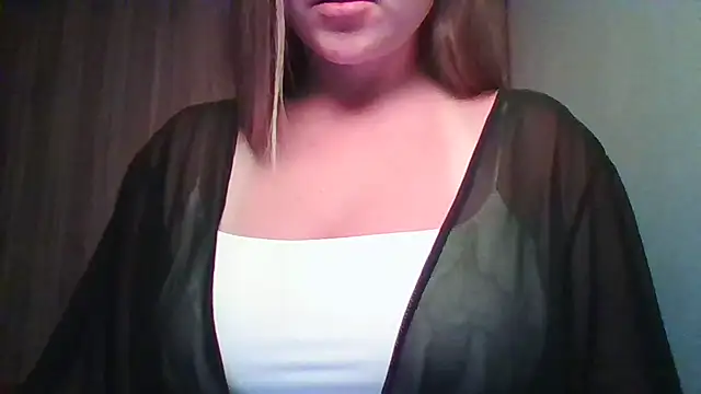 Snapshot of Evasapples chatting on 05-27-26, 04:58 Evasapples online show from 05-27-26, 04:58