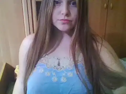 Snapshot of Evasapples chatting on 02-06-25, 03:41 Evasapples online show from 02-06-25, 03:41
