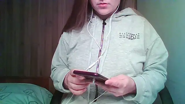 Snapshot of Evasapples chatting on 05-10-26, 04:53 Evasapples online show from 05-10-26, 04:53