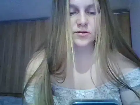 Snapshot of Evasapples chatting on 03-04-25, 03:59 Evasapples online show from 03-04-25, 03:59