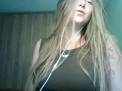 Snapshot of Evasapples chatting on 09-13-25, 06:52 Evasapples online show from 09-13-25, 06:52