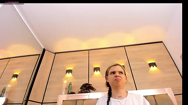 dorothy vegga online show from 12-01-25, 02:56