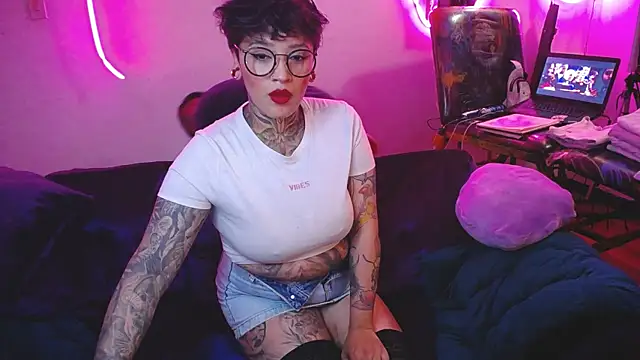 Snapshot of tatouagendecouple chatting on 09-14-25, 12:33 tatouagendecouple online show from 09-14-25, 12:33