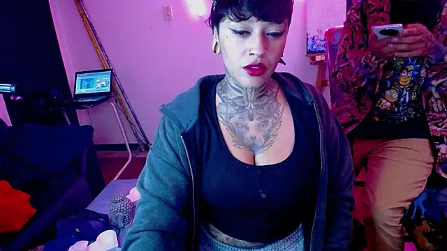 Snapshot of tatouagendecouple chatting on 09-09-25, 07:18 tatouagendecouple online show from 09-09-25, 07:18