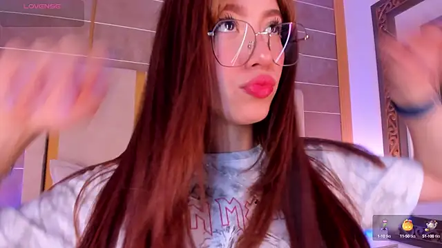 Snapshot of AbigailCarter chatting on 10-07-25, 11:06 AbigailCarter online show from 10-07-25, 11:06