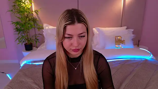 Snapshot of HelenaMorgan chatting on 03-21-25, 06:16 HelenaMorgan online show from 03-21-25, 06:16