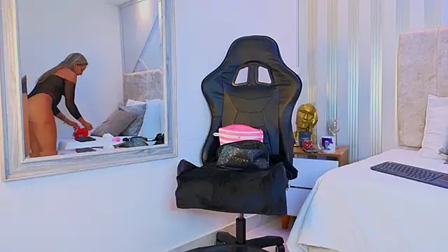 Tayra Pradit online show from 03-31-26, 01:29