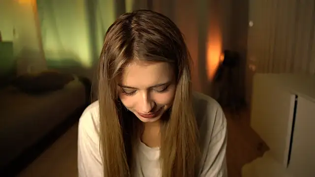 Snapshot of elisa_moon chatting on 12-07-24, 02:52 elisa moon online show from 12-07-24, 02:52