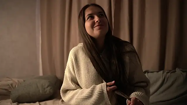 Snapshot of elisa_moon chatting on 10-17-25, 09:56 elisa moon online show from 10-17-25, 09:56