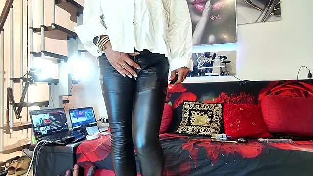 Snapshot of Jbisex chatting on 05-31-26, 01:33 Jbisex online show from 05-31-26, 01:33
