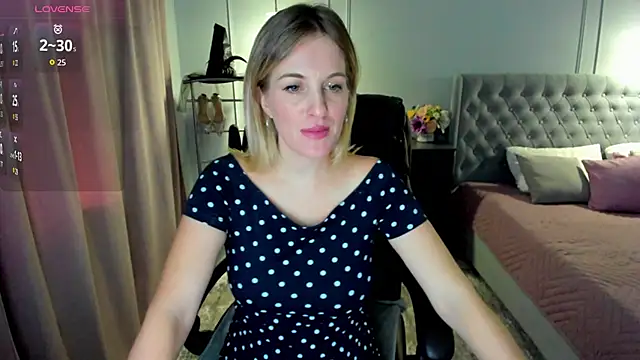 Snapshot of I_D_A chatting on 09-21-25, 01:11 I D A online show from 09-21-25, 01:11