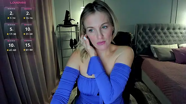 Snapshot of I_D_A chatting on 09-24-25, 01:02 I D A online show from 09-24-25, 01:02