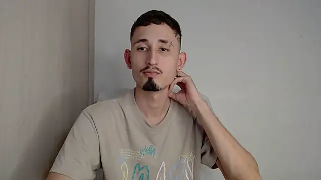 enzo 0814 online show from 03-21-25, 03:24