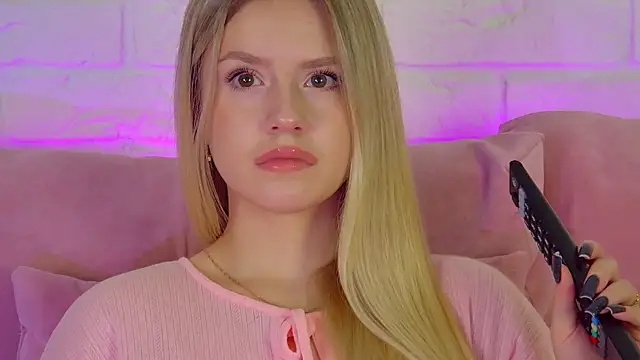 MilanaBalmain online show from 01-17-26, 04:38