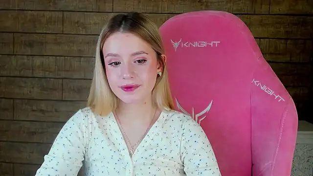 MilanaBalmain online show from 03-04-26, 04:26