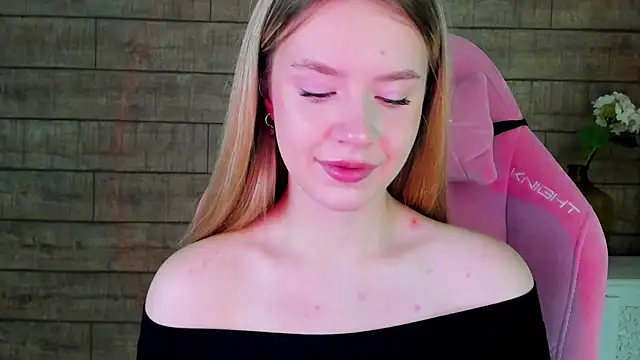 MilanaBalmain online show from 10-18-25, 04:36