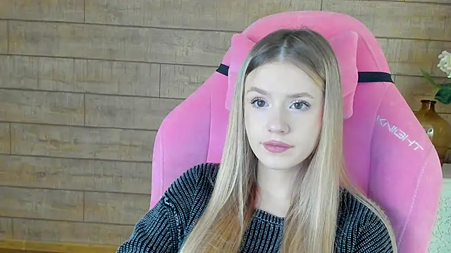 MilanaBalmain online show from 10-04-25, 04:25