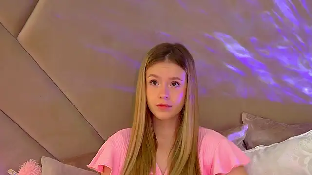 MilanaBalmain online show from 09-30-25, 04:29