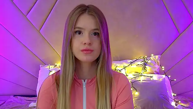 MilanaBalmain online show from 03-10-25, 12:17