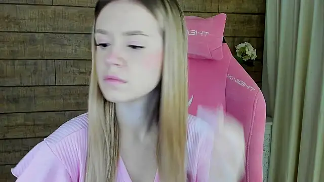 MilanaBalmain online show from 10-11-25, 04:13