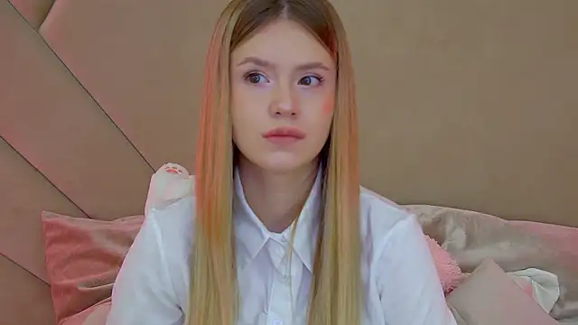 MilanaBalmain online show from 10-20-25, 04:14