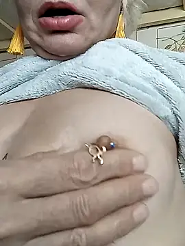 Gardener of Illusions online show from 10-18-25, 03:19