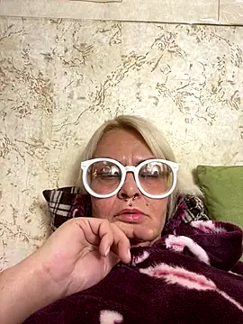 Gardener of Illusions online show from 11-07-25, 03:33